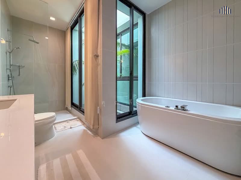 Baan Klang Muang Classe Ekkamai-Ramintra, Bangkok, Sukhonthasawat Road, Lat Phrao, Bangkok, 4 Bedrooms, 346 sqm, Single Detached House For Sale, by คุณลี, 500349049 - DDproperty.com