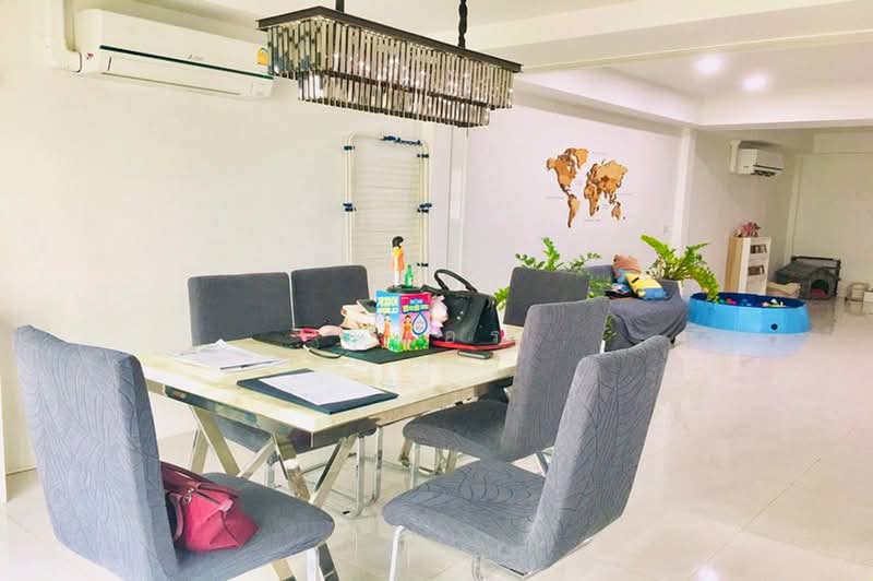 เอเธนส์ เฮ้าส์, Bangkok, PHMW+888 กรุงเทพมหานคร, Khlong Tan Nua, Watthana, Bangkok, 3 Bedrooms, 200 sqm, Townhouse For Sale, by คุณอร, 500349250 - DDproperty.com