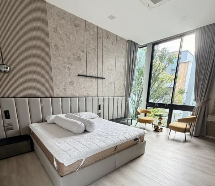 VIVE Krungthep Kreetha, Bangkok, Krungthep Kreetha Road, Saphan Sung, Bangkok, 4 Bedrooms, 320 sqm, Single Detached House For Rent, by Vinai  Wattana, 500349335 - DDproperty.com