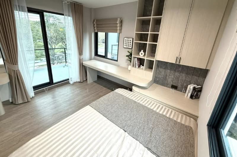 Baan Klang Muang The Edition Bangna Wongwaen, Bangkok, 189 Kanchanaphisek Road, Dok Mai, Prawet, Bangkok, 4 Bedrooms, 216 sqm, Semi-Detached House (Twin House) For Rent, by Vinai Wattana, 500349346 - DDproperty.com