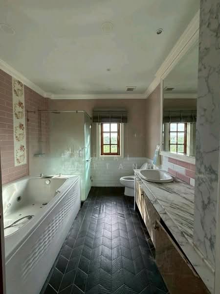 4-BR Villa, Bangkok, Thung Song Hong, Lak Si, Bangkok, 4 Bedrooms, 750 sqm, Villa For Rent, by Vinai  Wattana, 500349355 - DDproperty.com