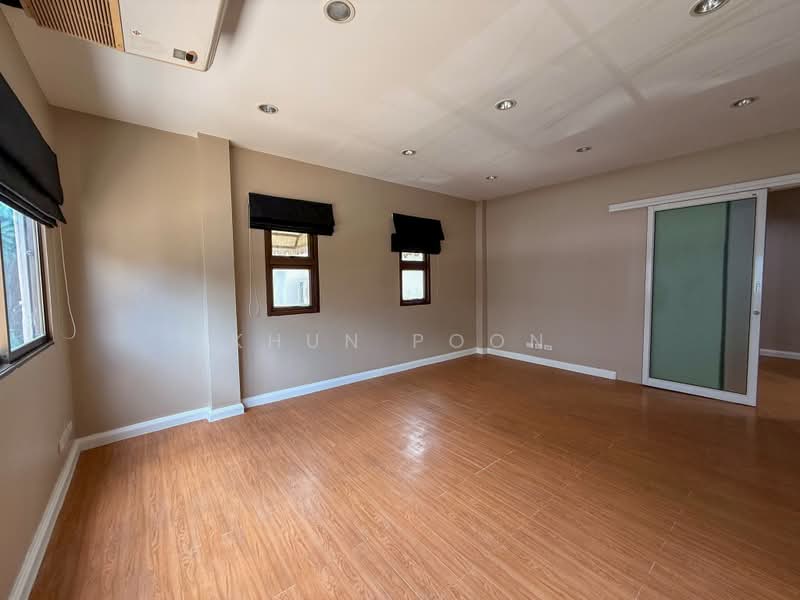 For Rent: Home Office at Town in Town (SPSSR236), Bangkok, Phlapphla, Wang Thonglang, Bangkok, 8 Bedrooms, 300 sqm, Townhouse For Rent, by Khun Poon, 500349356 - DDproperty.com