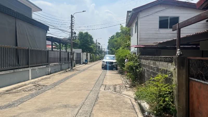 บ้านเดี่ยว งามวงศ์วาน 43 แยก 7 ทำเลศักยภาพ เดินทางสะดวก ราคาถูก, Bangkok, งามวงศ์วาน, Thung Song Hong, Lak Si, Bangkok, 5 Bedrooms, 300 sqm, Single Detached House For Sale, by คุณ ชัยรัชต์ (กร), 500349393 - DDproperty.com
