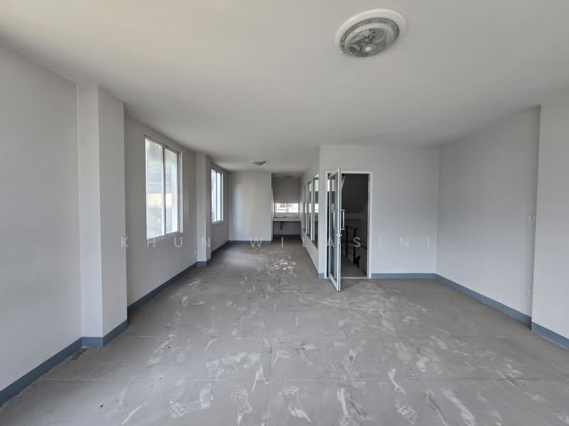 RK Biz motorway, Bangkok, Khlong Song Ton Nun, Lat Krabang, Bangkok, , 280 sqm, Shophouse For Sale, by Khun Wilasini, 500349416 - DDproperty.com