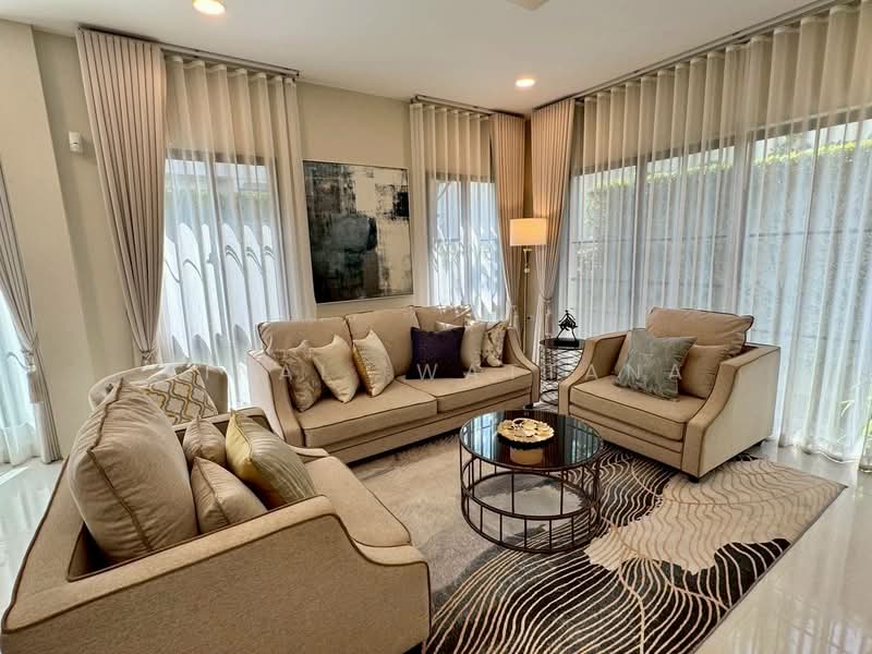 Nantawan Rama 9 - New Krungthepkreetha, Bangkok, Saphan Sung, Bangkok, 4 Bedrooms, 302 sqm, Single Detached House For Rent, by Vinai  Wattana, 500349420 - DDproperty.com