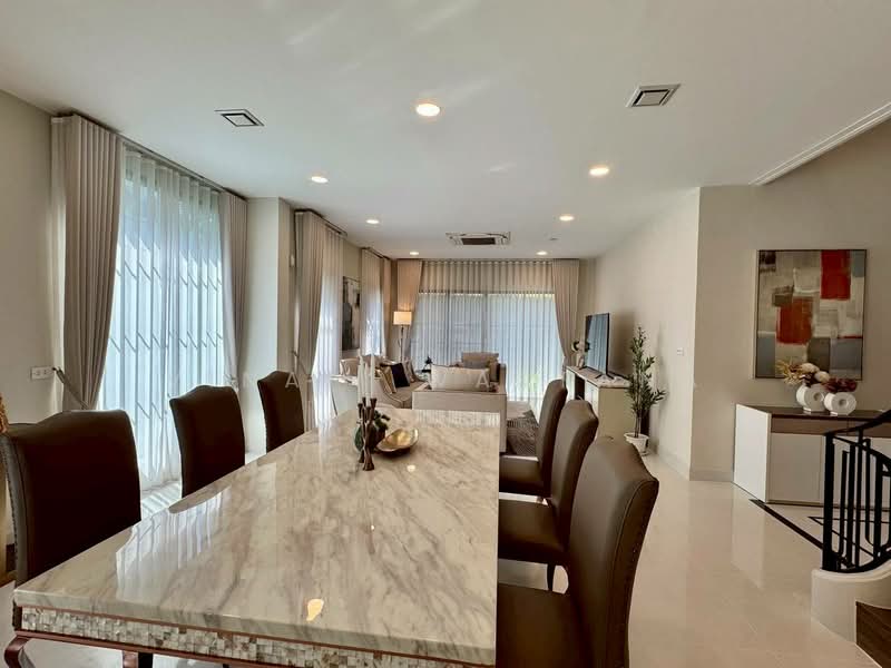 Nantawan Rama 9 - New Krungthepkreetha, Bangkok, Saphan Sung, Bangkok, 4 Bedrooms, 302 sqm, Single Detached House For Rent, by Vinai  Wattana, 500349420 - DDproperty.com