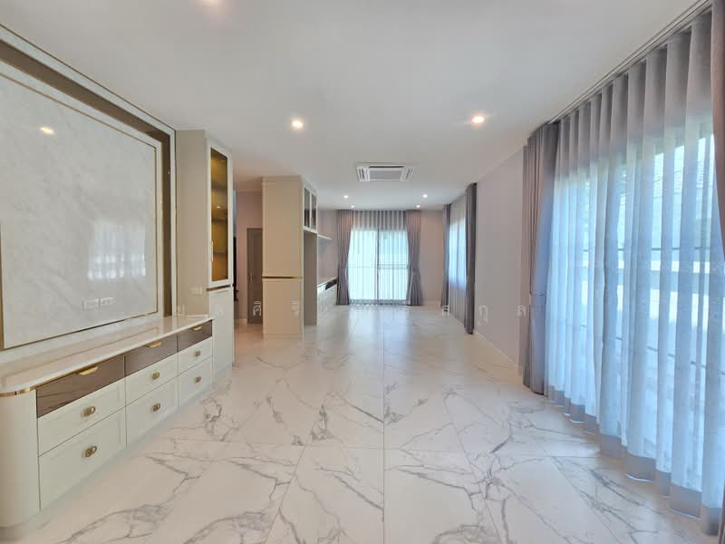 Niyham Boromratchachonnani, Bangkok, Borommaratchachonnani Sala Thammasop, Sala Thammasop, Thawi Watthana, Bangkok, 4 Bedrooms, 490 sqm, Single Detached House For Sale, by ยลศิริ ศรีสกุล, 500349571 - DDproperty.com