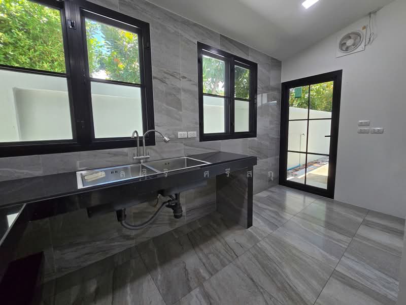 Niyham Boromratchachonnani, Bangkok, Borommaratchachonnani Sala Thammasop, Sala Thammasop, Thawi Watthana, Bangkok, 4 Bedrooms, 490 sqm, Single Detached House For Sale, by ยลศิริ ศรีสกุล, 500349571 - DDproperty.com