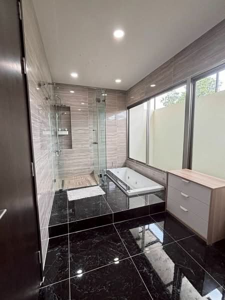 Perfect Masterpiece Sukhumvit 77, Samut Prakan, Soi Mu Ban Perfect Place Sukhumvit 77, Rachathewa, Bang Plee, Samut Prakan, 4 Bedrooms, 300 sqm, Single Detached House For Rent, by ณภัทร พรสิริเมธากุล, 500349579 - DDproperty.com