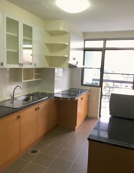 Royal Castle Sukhumvit, Bangkok, 30 Soi Sukhumvit 39, Khlongtoei Nua, Watthana, Bangkok, 3 Bedrooms, 140 sqm, Condo For Sale, by Pinyada Hantewee, 500349589 - DDproperty.com