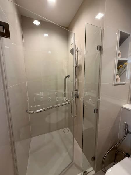 Life Sathorn Sierra, Bangkok, Ratchaphruek Rd, Talat Plu, Thon Buri, Bangkok, 1 Bedroom, 32 sqm, Condo For Rent, by Nissita Jitreengam, 500349698 - DDproperty.com