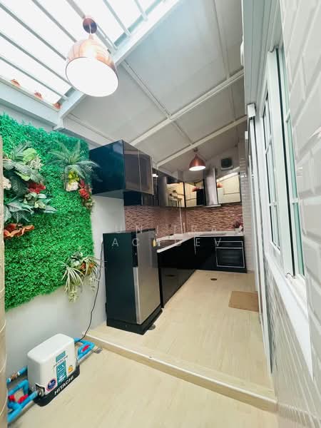 Golden Town 3 Bangna-Suanluang, Bangkok, Kanchanaphisek Road, Prawet, Bangkok, 3 Bedrooms, 120 sqm, Townhouse For Rent, by Sunitra Sachdev, 500349798 - DDproperty.com