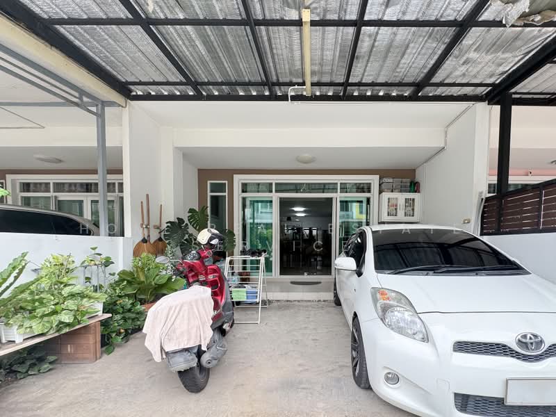 De Siam Suanluang Rama 9, Bangkok, Dok Mai, Prawet, Bangkok, 3 Bedrooms, 120 sqm, Townhouse For Sale, by HOME Real Estate Service, 500349922 - DDproperty.com