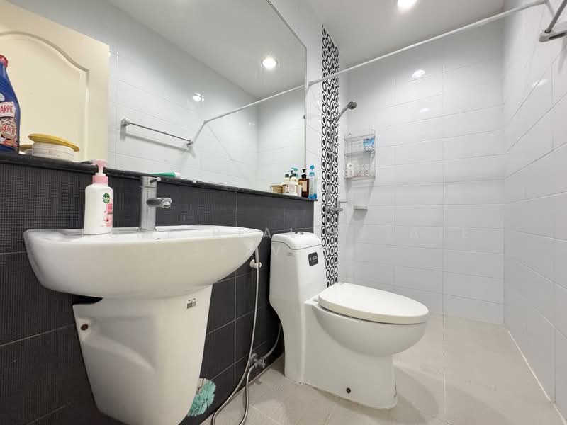 De Siam Suanluang Rama 9, Bangkok, Dok Mai, Prawet, Bangkok, 3 Bedrooms, 120 sqm, Townhouse For Sale, by HOME Real Estate Service, 500349922 - DDproperty.com