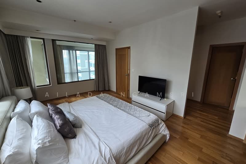 The Emporio Place, Bangkok, 93 Soi Sukhumvit 24, Sukhumvit Road, Khong Tan, Khlong Toei, Bangkok, 2 Bedrooms, 127 sqm, Condo For Sale, by Ailada Ngamsri, 500349985 - DDproperty.com