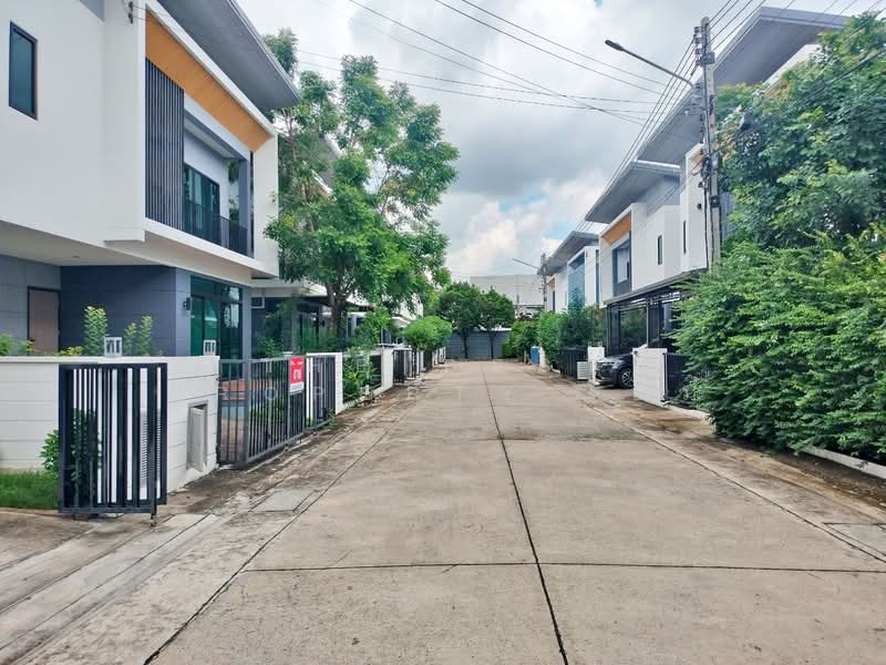 Chewarom Rangsit - Don Mueang : ชีวารมย์ รังสิต-ดอนเมือง, ปทุมธานี, ถนน รังสิต - นครนายก, ประชาธิปัตย์, ธัญบุรี, ปทุมธานี, 100 ตร.ม., บ้านเดี่ยว ขาย, โดย The Best Property โบว์, 500350150 - DDproperty.com