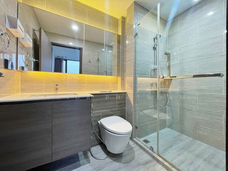 Whizdom Essence, Bangkok, 5 Piyabutr 1 Alley, Bang Chak, Phra Khanong, Bangkok, 2 Bedrooms, 54 sqm, Condo For Rent, by Farida Phetnuam, 500350194 - DDproperty.com