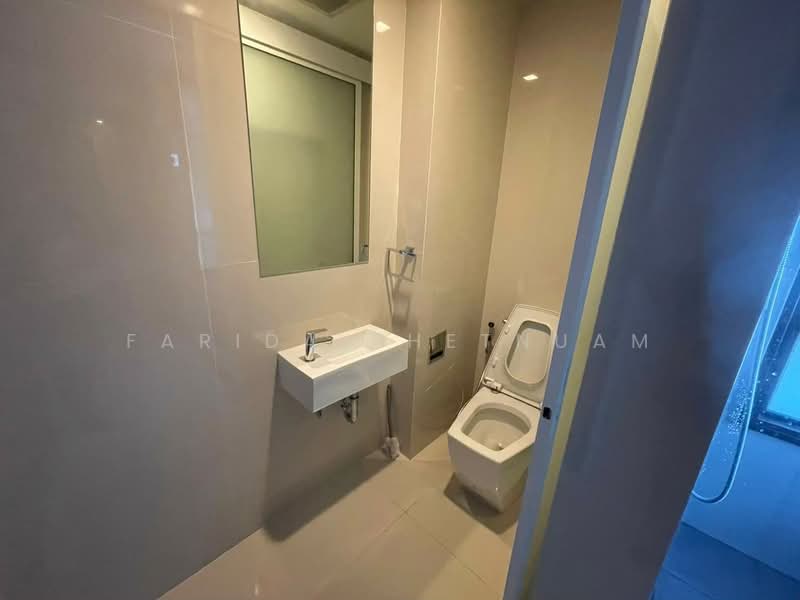 Rhythm Sukhumvit 44/1, Bangkok, Sukhumvit Road, Phra Kanong, Khlong Toei, Bangkok, 2 Bedrooms, 52 sqm, Condo For Sale, by Farida Phetnuam, 500350216 - DDproperty.com