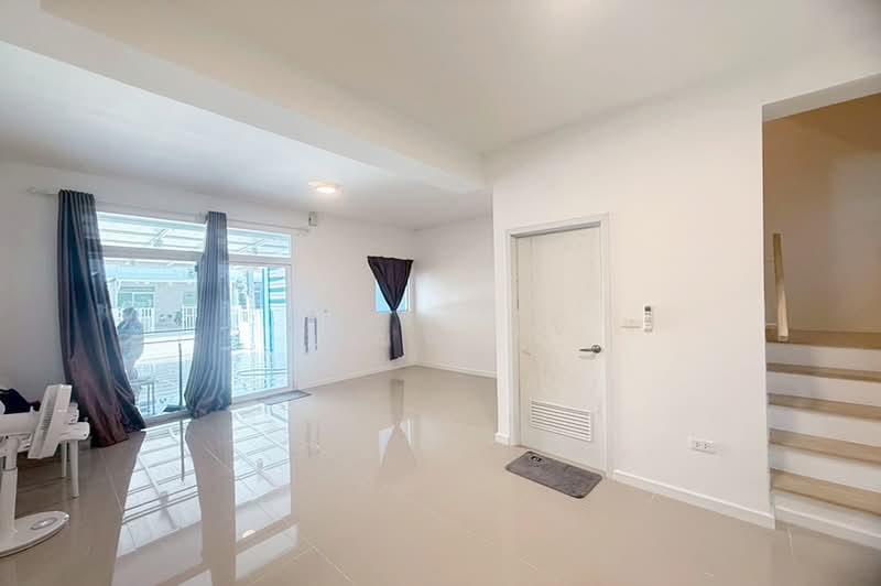 Gusto Town Home Petkasem - Thaweewattana, Bangkok, Soi Thaweewattana 9, Thaweewattana Road, Thawi Watthana, Bangkok, 2 Bedrooms, 113 sqm, Townhouse For Sale, by คุณนารี, 500350225 - DDproperty.com