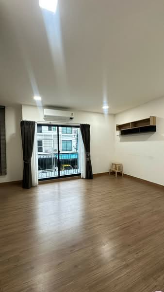 Patio Srinakarin-Rama 9, Bangkok, Krungthep Kreetha Road, Hua Mak, Bang Kapi, Bangkok, 3 Bedrooms, 160 sqm, Townhouse For Rent, by ปรินทร์ญาดา ชิณโชติ, 500350231 - DDproperty.com
