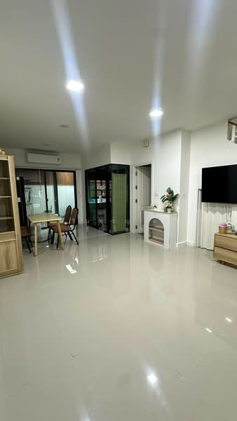 Patio Srinakarin-Rama 9, Bangkok, Krungthep Kreetha Road, Hua Mak, Bang Kapi, Bangkok, 3 Bedrooms, 160 sqm, Townhouse For Rent, by ปรินทร์ญาดา ชิณโชติ, 500350231 - DDproperty.com