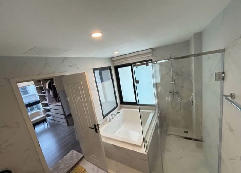 Baan Klang Muang Classe Ratchayothin, Bangkok, Chatuchak, Bangkok, 3 Bedrooms, 204 sqm, Single Detached House For Rent, by Patraporn Kansri, 500350304 - DDproperty.com