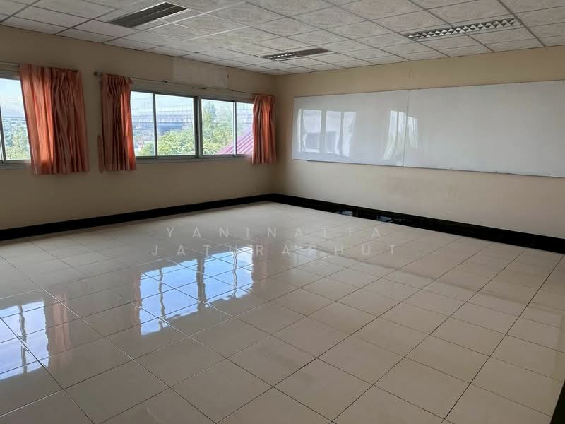 โรงเรียนนานาชาติ, กรุงเทพ, แสนแสบ, มีนบุรี, กรุงเทพ, 4,208 ตร.ม., กิจการ ให้เช่า, โดย Yaninatta Jaturaphut, 500350319 - DDproperty.com