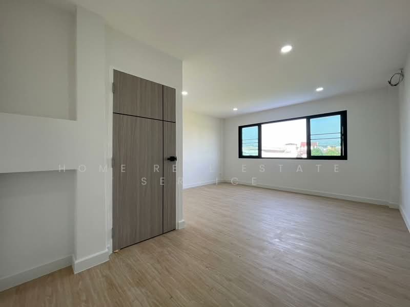 ทาวน์โฮม ซอยติวานนท์ 34, Nonthaburi, Talat Kwan, Muang Nonthaburi, Nonthaburi, 4 Bedrooms, 180 sqm, Townhouse For Sale, by HOME Real Estate Service, 500350337 - DDproperty.com