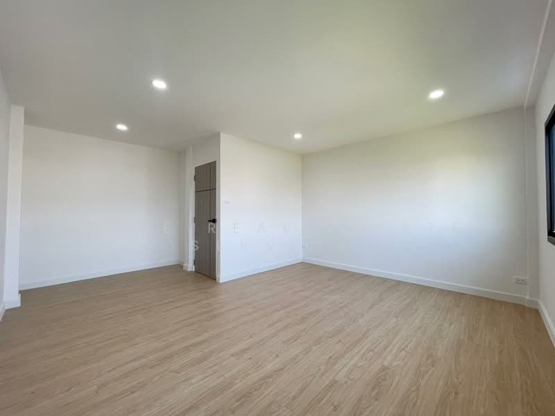 ทาวน์โฮม ซอยติวานนท์ 34, Nonthaburi, Talat Kwan, Muang Nonthaburi, Nonthaburi, 4 Bedrooms, 180 sqm, Townhouse For Sale, by HOME Real Estate Service, 500350337 - DDproperty.com