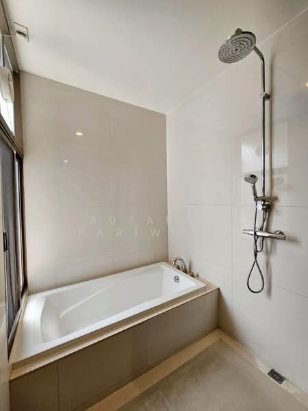 The Pearl 49, Bangkok, Soi Sukhumvit 49, Khlong Tan Nua, Watthana, Bangkok, 3 Bedrooms, 210 sqm, Condo For Rent, by Sutapat Pariwong, 500350381 - DDproperty.com