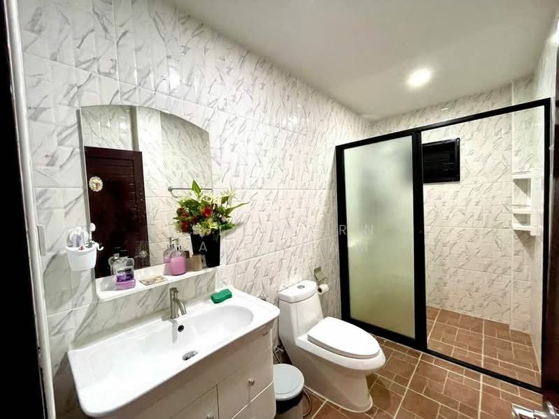 4-BR Villa, Chon Buri (Pattaya), Poong, Bang Lamung (Pattaya), Chon Buri (Pattaya), 4 Bedrooms, 430 sqm, Villa For Sale, by Thitiporn Pawikham, 500350398 - DDproperty.com