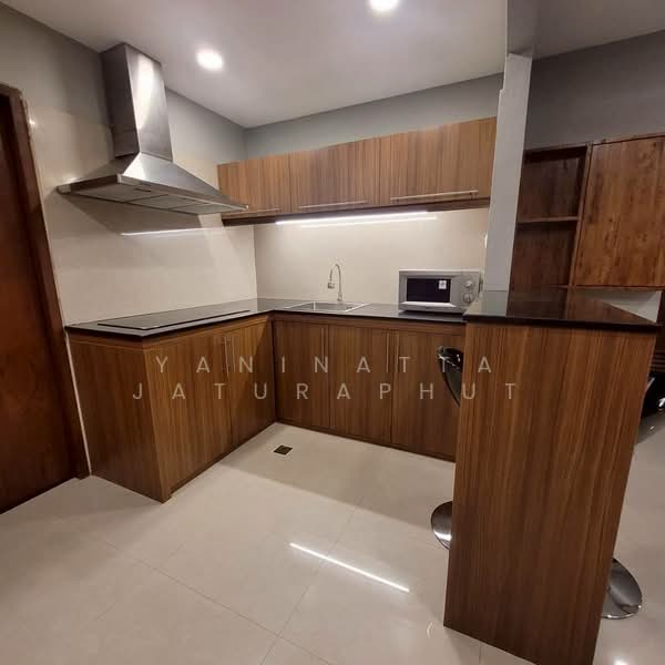 Baan Phrom Phong, Bangkok, Soi Sukhumvit 39, Khlong Tan Nua, Watthana, Bangkok, 2 Bedrooms, 108 sqm, Condo For Sale, by Yaninatta Jaturaphut, 500350425 - DDproperty.com