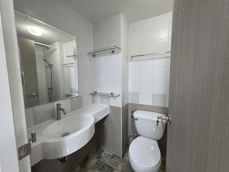 Lumpini Condo Town Bodindecha Ramkhamhaeng, Bangkok, Soi Ramkhamhaeng 43/1, Phlapphla, Wang Thonglang, Bangkok, 1 Bedroom, 28 sqm, Condo For Sale, by เป๊ปเปอร์, 500350450 - DDproperty.com
