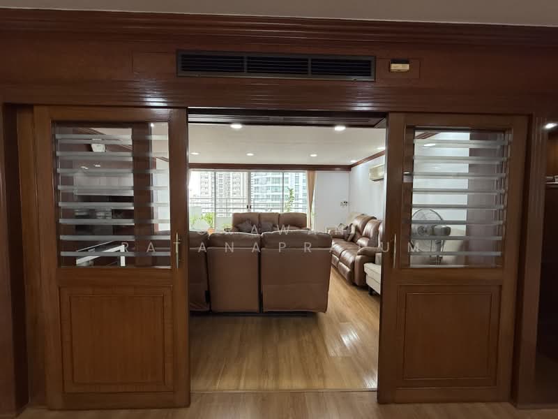 Wattana Heights, Bangkok, Sukhumvit Road, Khlongtoei Nua, Watthana, Bangkok, 3 Bedrooms, 335 sqm, Condo For Sale, by Orawan Ratanapratum, 500350457 - DDproperty.com