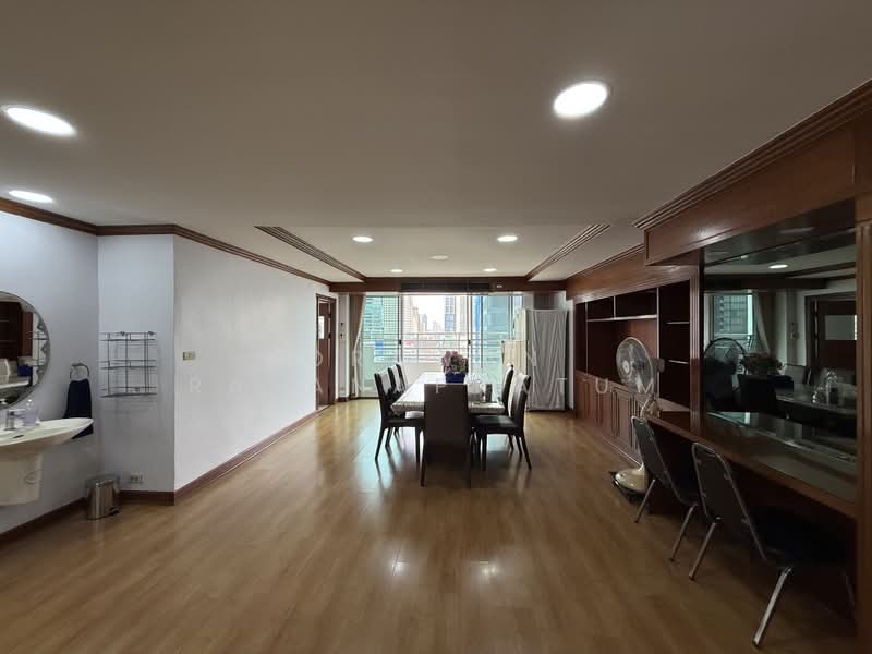 Wattana Heights, Bangkok, Sukhumvit Road, Khlongtoei Nua, Watthana, Bangkok, 3 Bedrooms, 335 sqm, Condo For Sale, by Orawan Ratanapratum, 500350457 - DDproperty.com