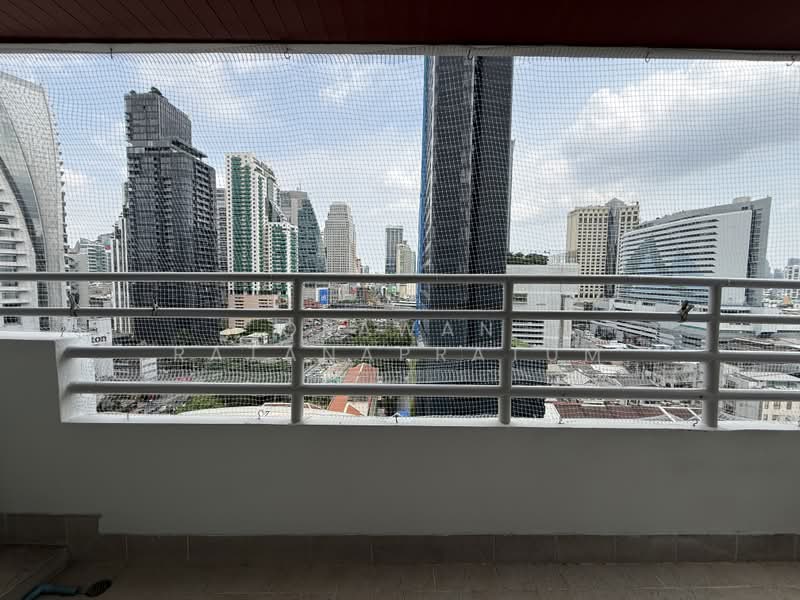 Wattana Heights, Bangkok, Sukhumvit Road, Khlongtoei Nua, Watthana, Bangkok, 3 Bedrooms, 335 sqm, Condo For Sale, by Orawan Ratanapratum, 500350457 - DDproperty.com