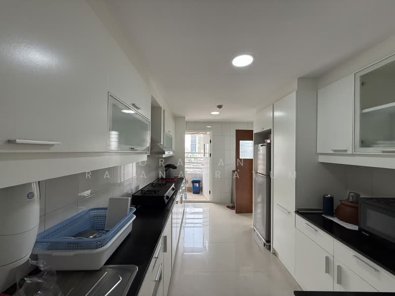 Wattana Heights, Bangkok, Sukhumvit Road, Khlongtoei Nua, Watthana, Bangkok, 3 Bedrooms, 335 sqm, Condo For Sale, by Orawan Ratanapratum, 500350457 - DDproperty.com