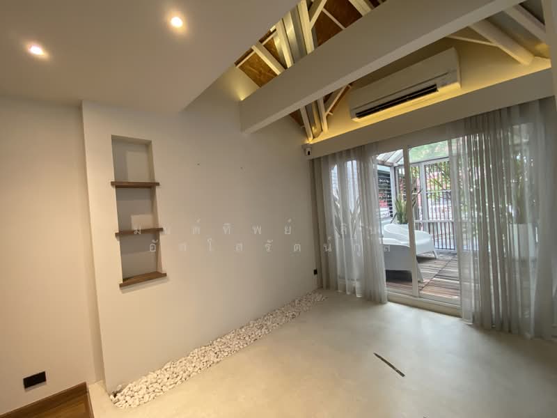 ทาวน์โฮม เอกมัย, Bangkok, เอกมัย, Phra Kanong Nua, Watthana, Bangkok, 4 Bedrooms, 230 sqm, Townhouse For Rent, by Montip Assoratgoon, 500350468 - DDproperty.com