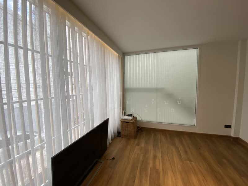 ทาวน์โฮม เอกมัย, Bangkok, เอกมัย, Phra Kanong Nua, Watthana, Bangkok, 4 Bedrooms, 230 sqm, Townhouse For Rent, by Montip Assoratgoon, 500350468 - DDproperty.com