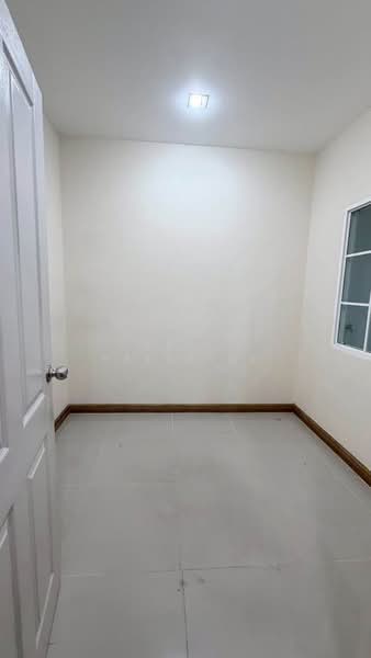Golden Town Sukhumvit-Bearing Station, Samut Prakan, Soi Tesabansamrongtai 6, Sam Rong, Phra Pra Daeng, Samut Prakan, 4 Bedrooms, 117 sqm, Townhouse For Rent, by Adisorn Ploymeerassamee, 500350484 - DDproperty.com