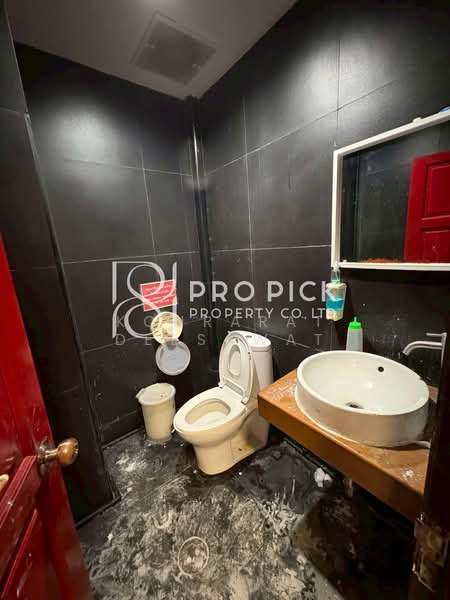 Shophouse For Rent near BTS Thonglo Sukhumvit 55 Fitted for restaurant bar clinic, Bangkok, สุขุมวิท, Khlong Tan Nua, Watthana, Bangkok, , 260 sqm, Shophouse For Rent, by Konrarat Deesawat, 500350636 - DDproperty.com