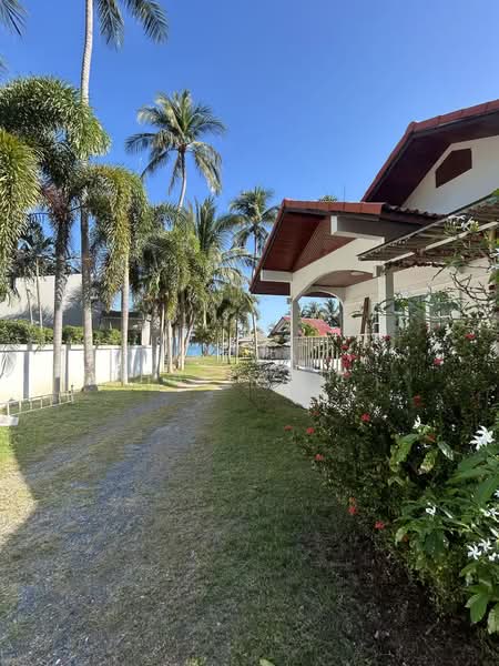 Villa Sunray 3BR Beachfront Villa on Bang Por Beach, Koh Samui Book Now, Surat Thani, Mae Nam, Ko Samui, Surat Thani, 3 Bedrooms, 200 sqm, Villa For Rent, by Fazwaz (Thailand) Co., Ltd., 500350729 - DDproperty.com