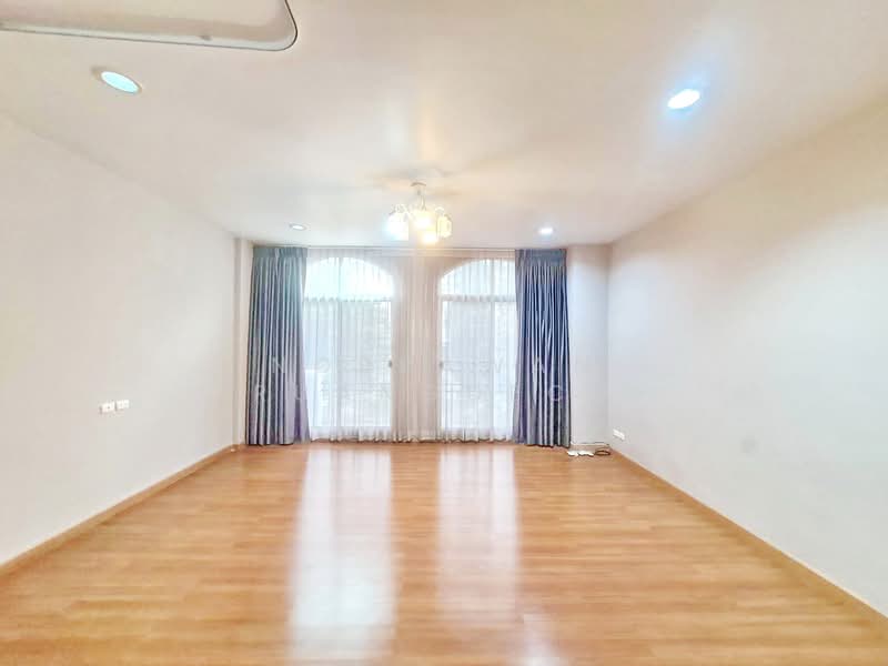 Baan Klang Muang The Royal Monaco Srinakarin-Pattanakarn, Bangkok, Rama 9 Road, Soi 43, Suan Luang, Bangkok, 3 Bedrooms, 172 sqm, Townhouse For Rent, by Noppawan Ruangdech, 500350755 - DDproperty.com
