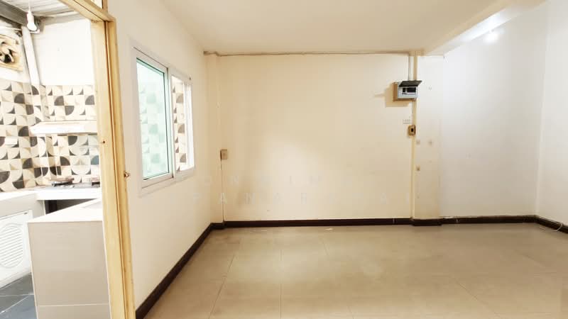 Queen Place 3 On Nut 44, Bangkok, อ่อนนุช 44, Suan Luang, Bangkok, 4 Bedrooms, 140 sqm, Townhouse For Sale, by Ponwimol Wipanarapai, 500350786 - DDproperty.com
