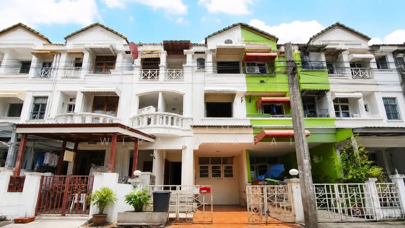 หมู่บ้านควีนเพลส 3 อ่อนนุช 44, กรุงเทพ, อ่อนนุช 44, สวนหลวง, สวนหลวง, กรุงเทพ, 140 ตร.ม., ทาวน์เฮ้าส์ ขาย, โดย Ponwimol Wipanarapai, 500350786 - DDproperty.com