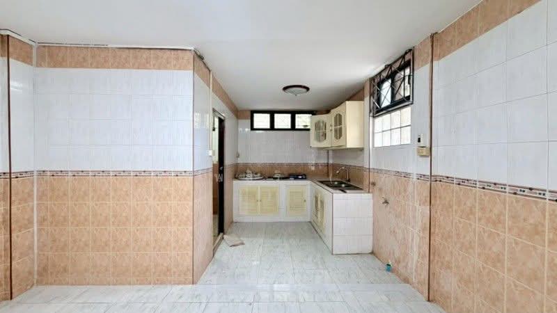 เรวดี ซอย12, Nonthaburi, ติวานนท์, Talat Kwan, Muang Nonthaburi, Nonthaburi, 4 Bedrooms, 200 sqm, Townhouse For Sale, by คุณ พิมพ์สิริ ( ทราย ), 500350864 - DDproperty.com