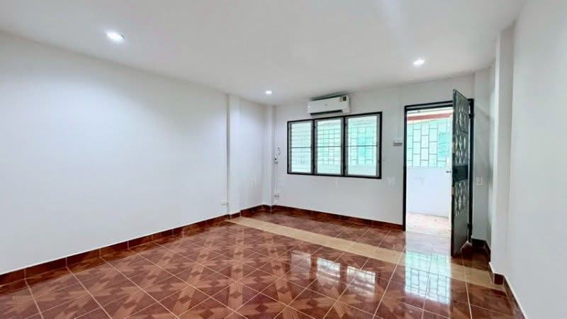 เรวดี ซอย12, Nonthaburi, ติวานนท์, Talat Kwan, Muang Nonthaburi, Nonthaburi, 4 Bedrooms, 200 sqm, Townhouse For Sale, by คุณ พิมพ์สิริ ( ทราย ), 500350864 - DDproperty.com