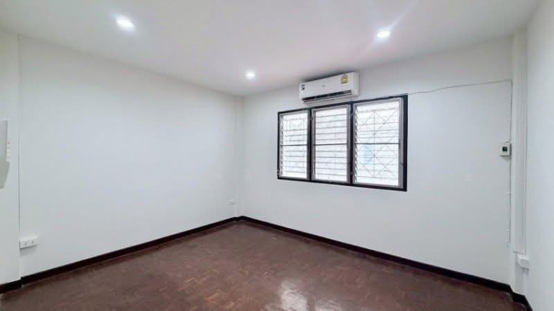เรวดี ซอย12, Nonthaburi, ติวานนท์, Talat Kwan, Muang Nonthaburi, Nonthaburi, 4 Bedrooms, 200 sqm, Townhouse For Sale, by คุณ พิมพ์สิริ ( ทราย ), 500350864 - DDproperty.com