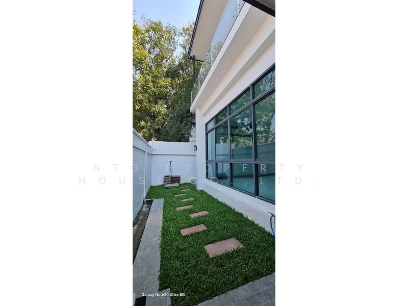 NG437 ให้เช่า Home office บ้านเดี่ยว หรู 3 ชั้น หลังใหญ่ ใกลางสุขุมวิท ซอยปรีดีพนมยงค์ 26 พร้อมใช้, Bangkok, ปรีดีพนมยงค์, Phra Kanong Nua, Watthana, Bangkok, 4 Bedrooms, 734 sqm, Single Detached House For Rent, by NTG Property House Co.,Ltd., 500350903 - DDproperty.com