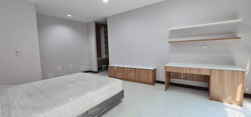 NG437 ให้เช่า Home office บ้านเดี่ยว หรู 3 ชั้น หลังใหญ่ ใกลางสุขุมวิท ซอยปรีดีพนมยงค์ 26 พร้อมใช้, Bangkok, ปรีดีพนมยงค์, Phra Kanong Nua, Watthana, Bangkok, 4 Bedrooms, 734 sqm, Single Detached House For Rent, by NTG Property House Co.,Ltd., 500350903 - DDproperty.com